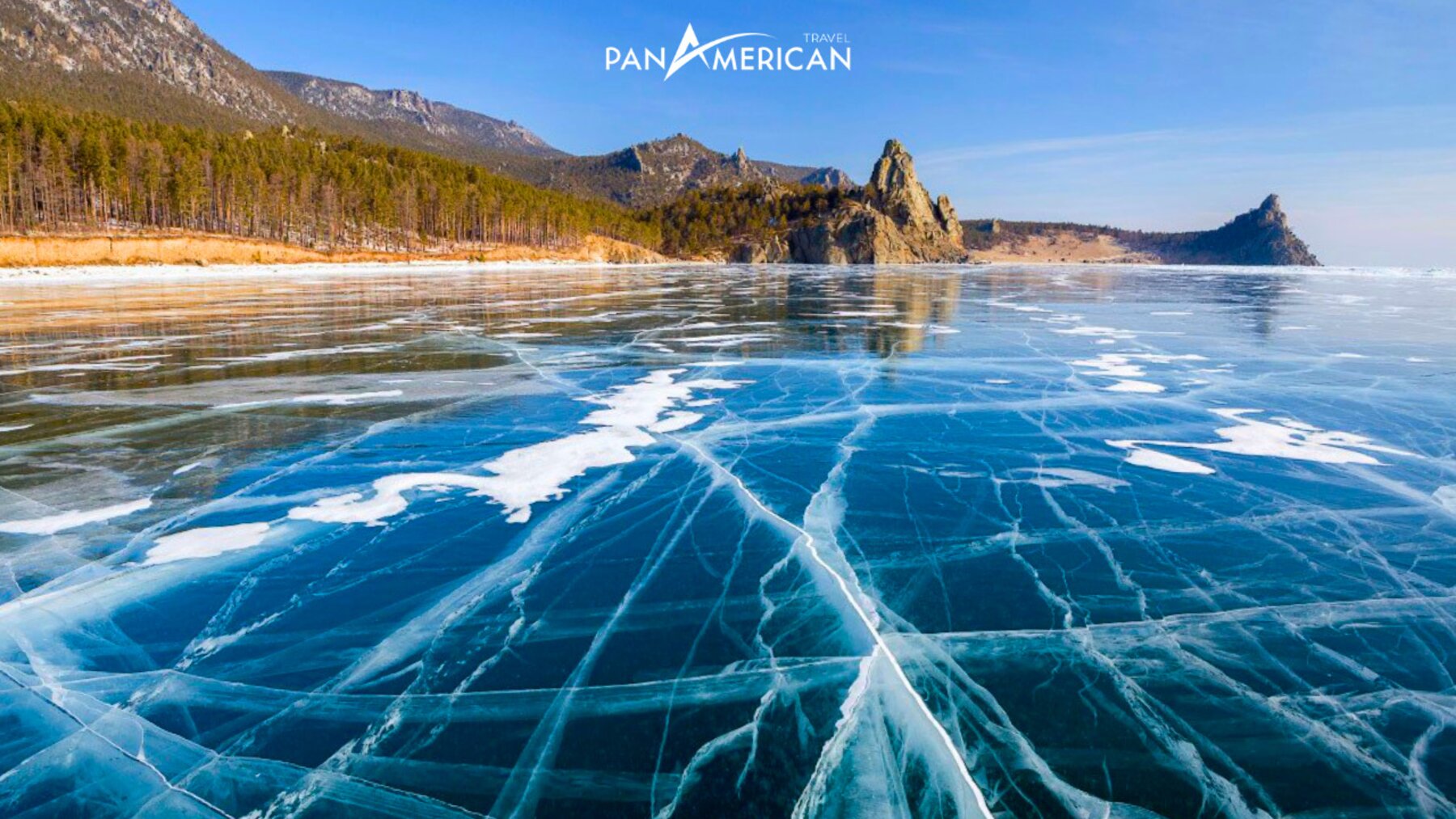 Hồ Baikal đóng băng vào mùa đông lạnh giá