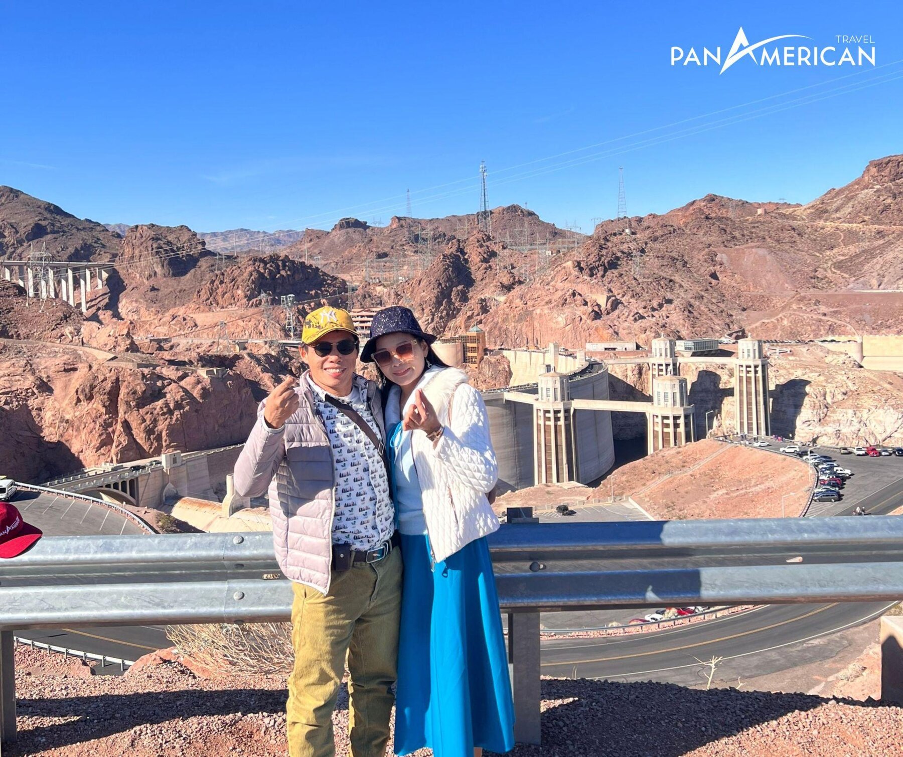 Khách hàng của Pan American Travel khám phá đập thuỷ điện Hoover Dam 