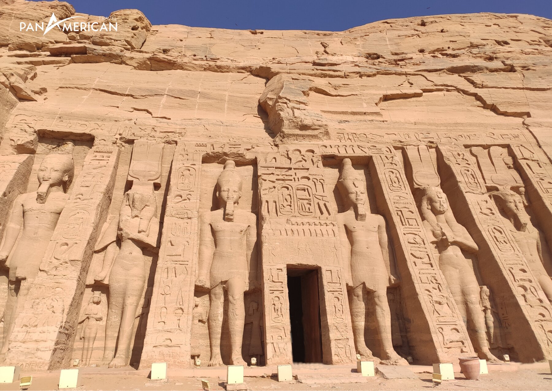 Ngôi đền của hoàng hậu Nefertari