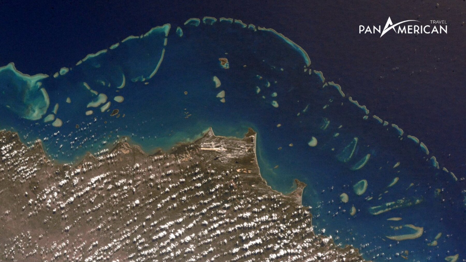Chúng ta có thể nhìn thấy hệ thống san hô Great Barrier Reef từ ngoài không gian