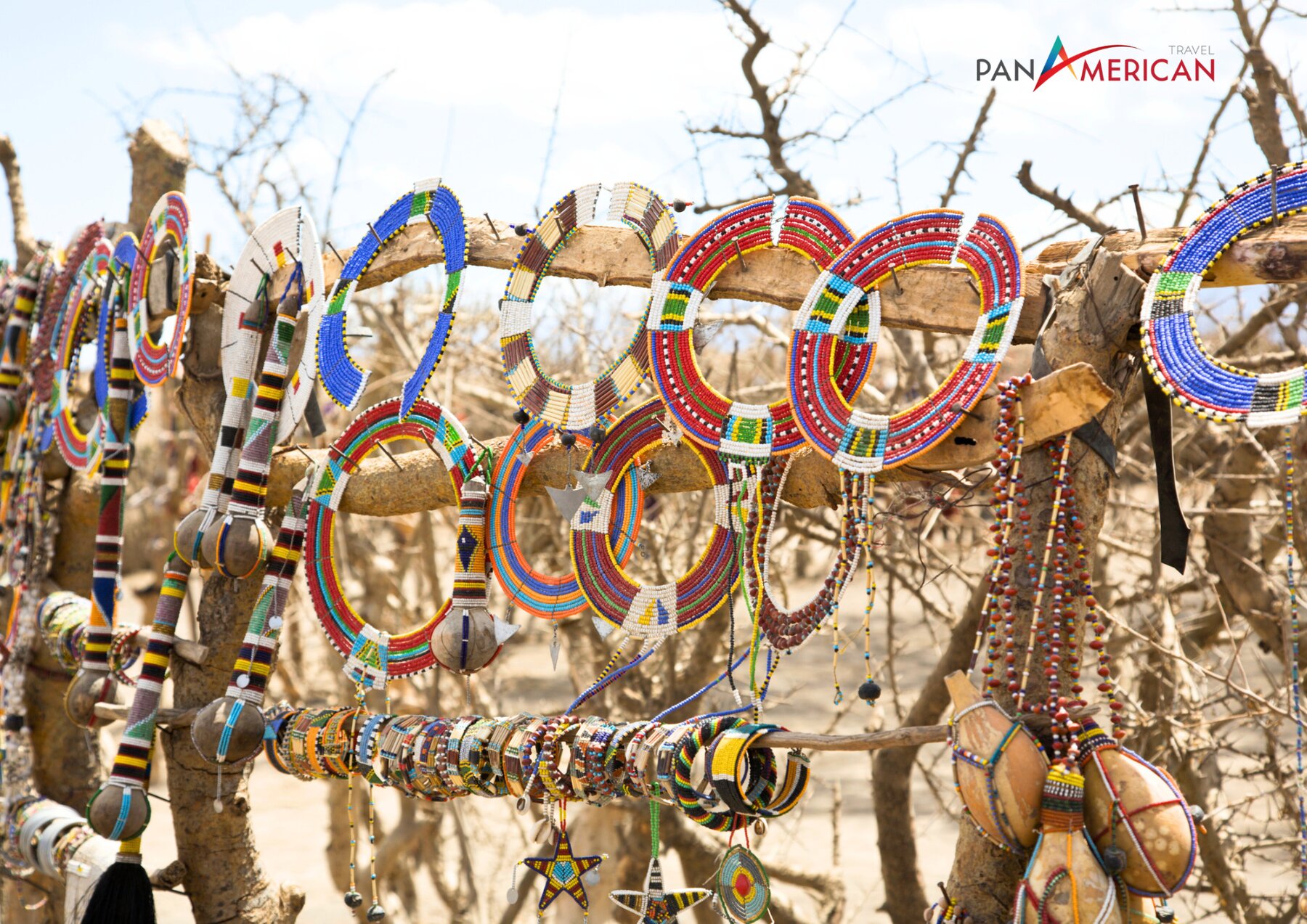 Đến với châu Phi quý vị có thể lựa chọn trang sức, vòng cổ làm quà 