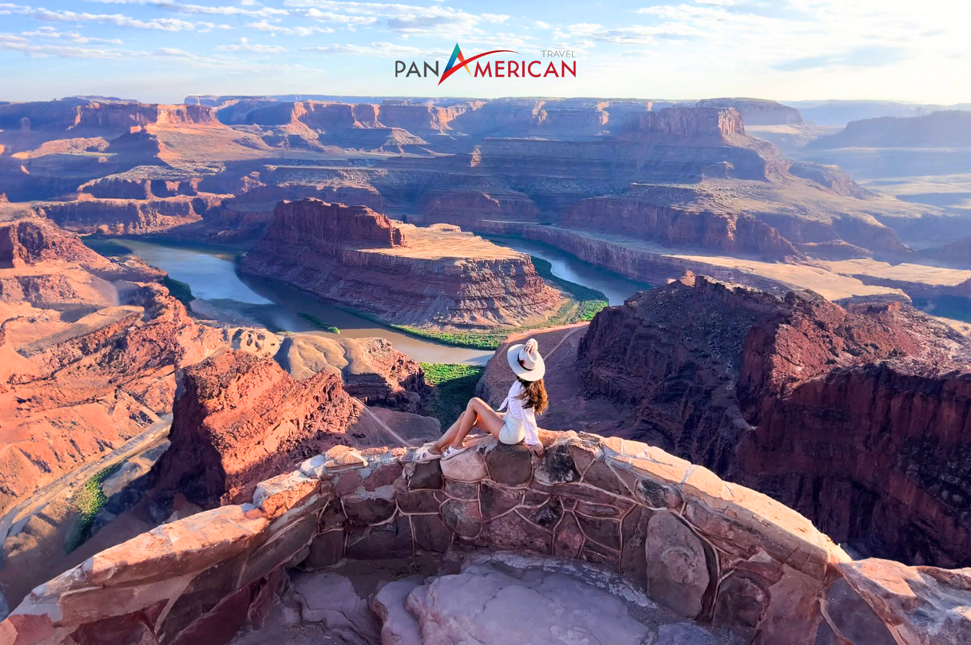 Chinh phục hẻm núi Dead Horse Point ngoạn mục dưới ánh hoàng hôn rực